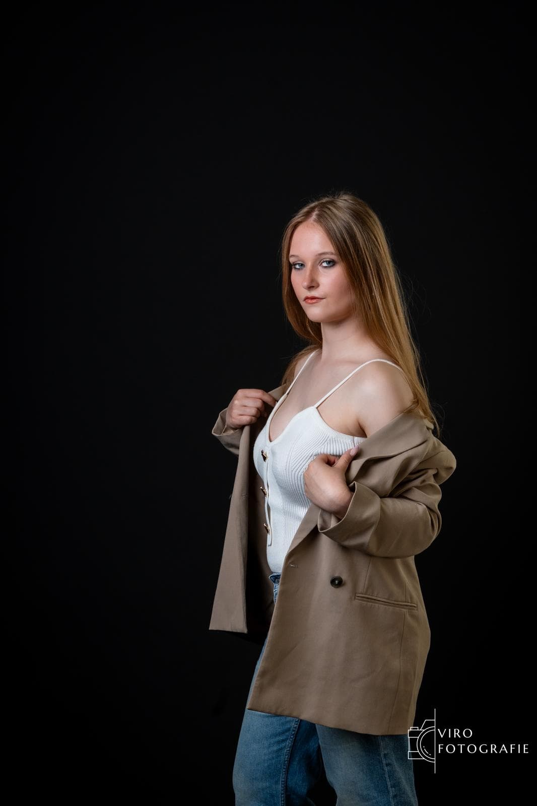 Mirthe Claes - editorial portrait (image_02)